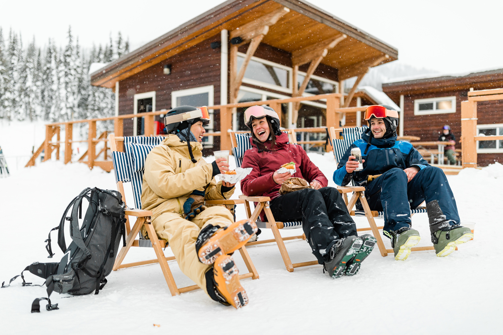 Revelstoke BC 3 friends chilln
